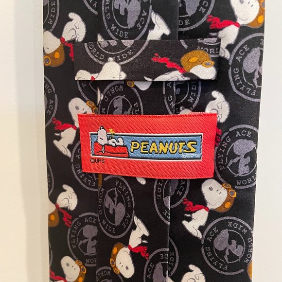 Snoopy Pilot Flying Ace Necktie - Picture 3 of 3